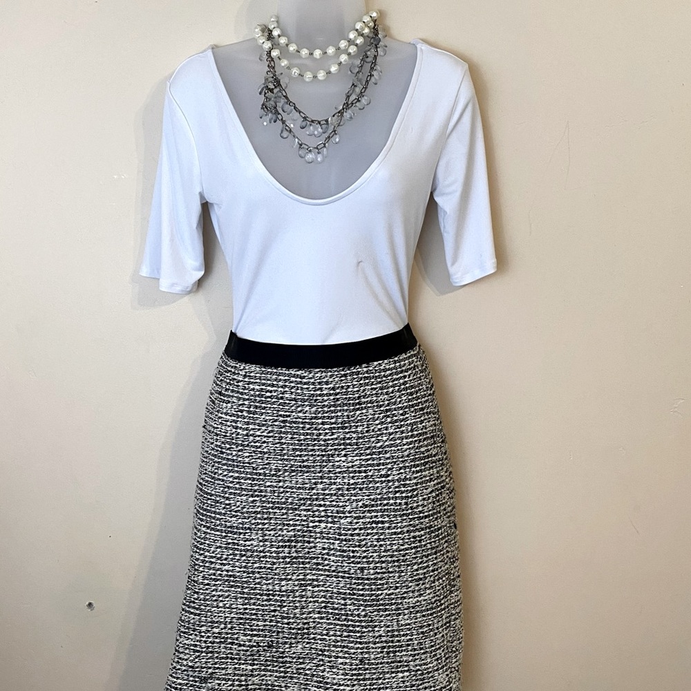 Loft textured tweed pencil skirt. Size 8